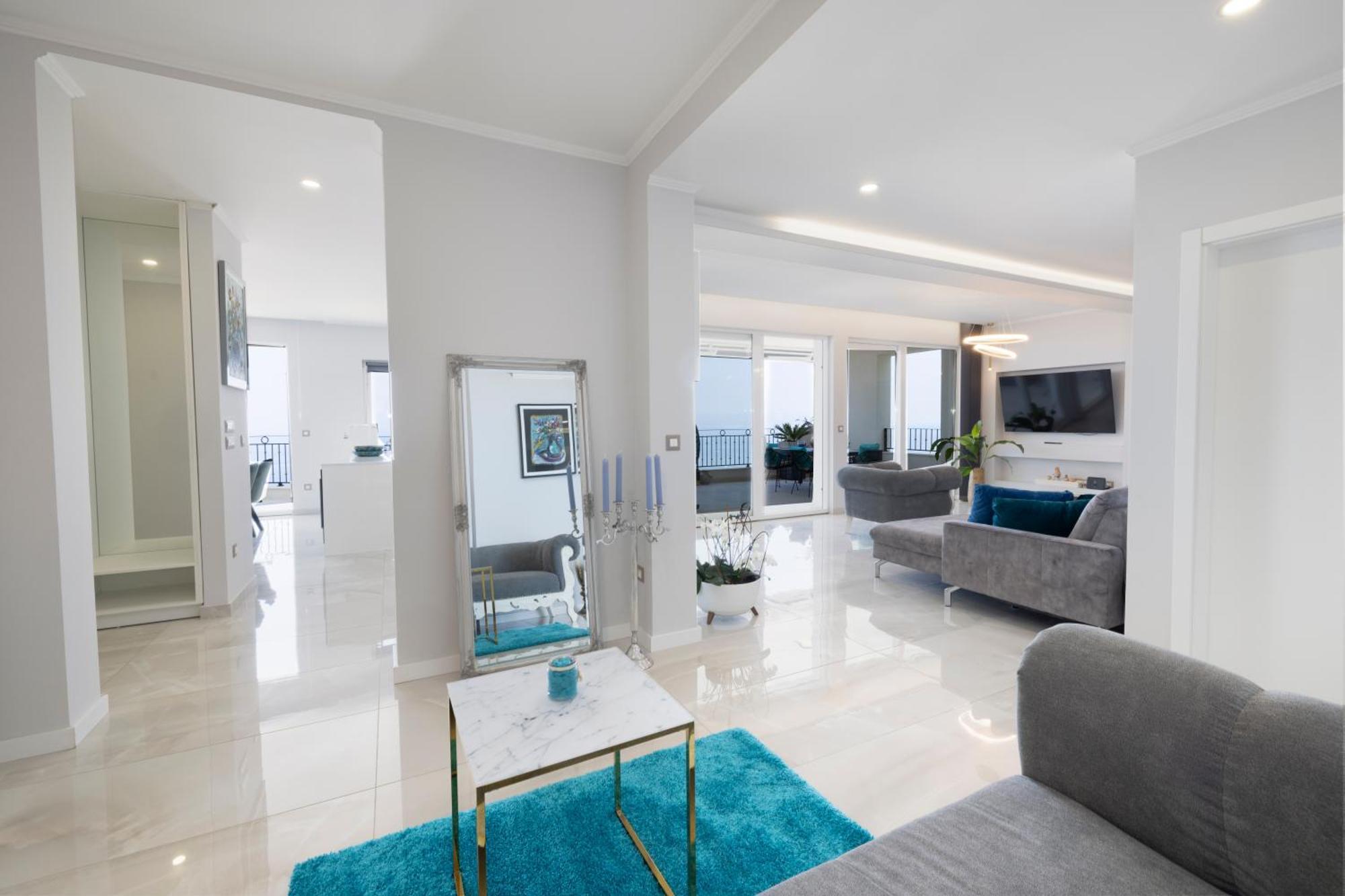 New -150m2 Penthouse With Shared Pool - Smaragd Leilighet